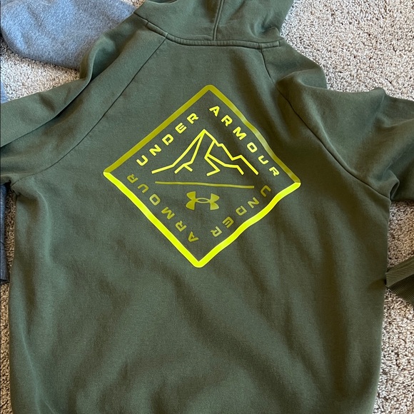 Under Armour Hoodies in Burgundy, Gray, and Olive EUC Men’s Small - Picture 5 of 13